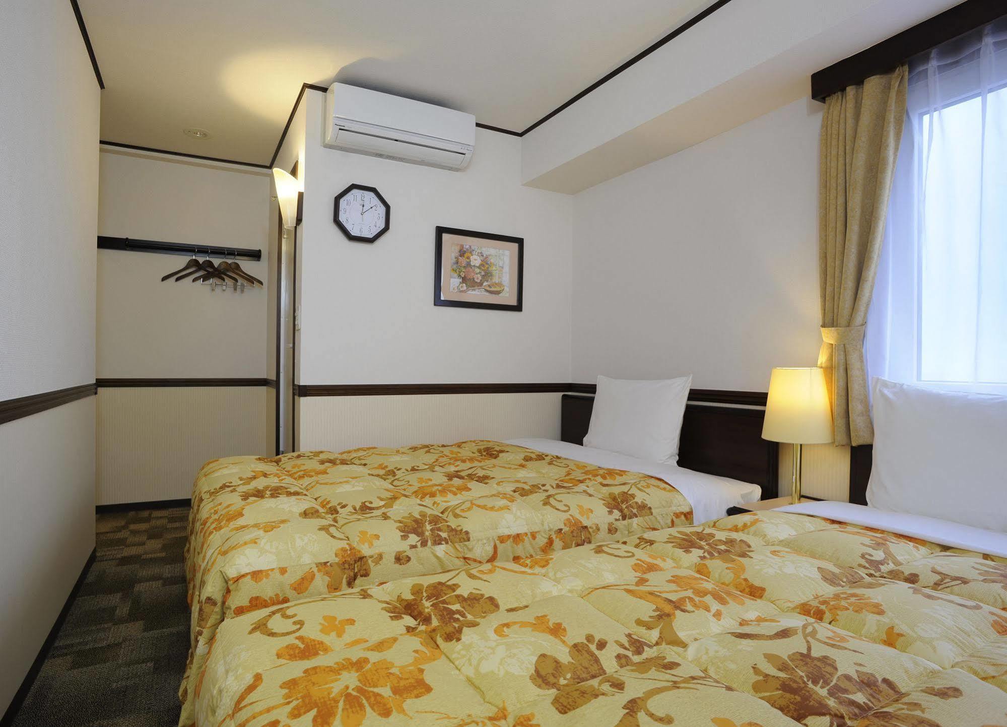 Toyoko Inn Hokkaido Tomakomai Ekimae Exteriör bild