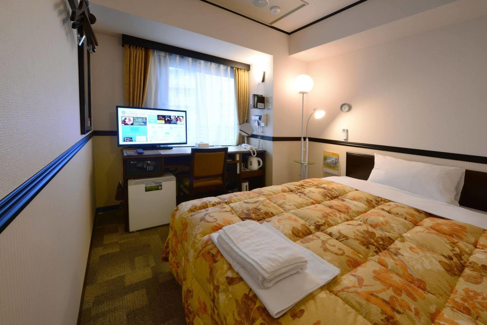 Toyoko Inn Hokkaido Tomakomai Ekimae Exteriör bild